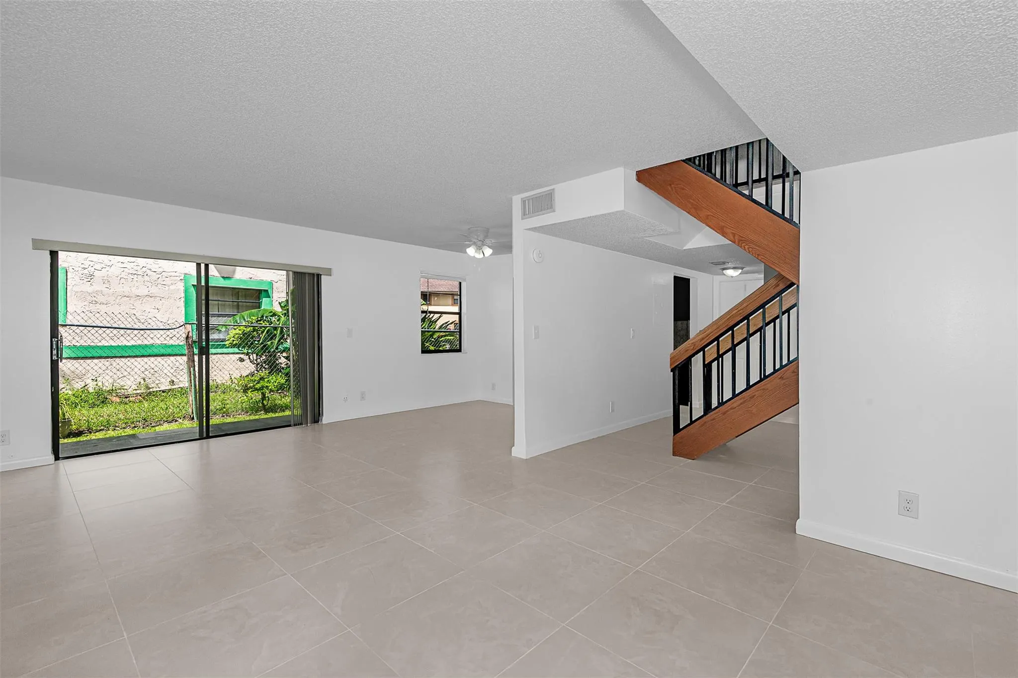 11430 NW 45th St