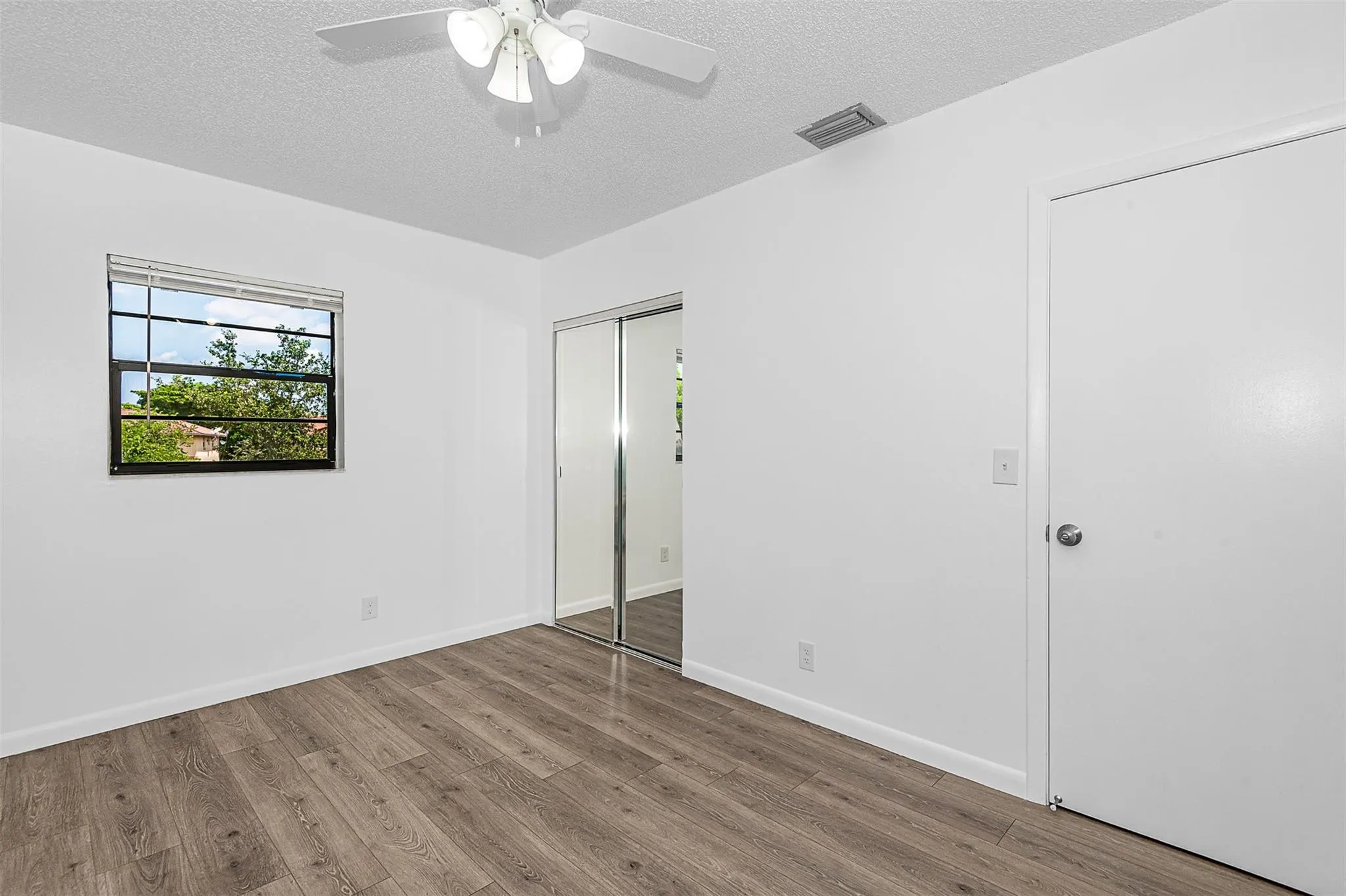 11430 NW 45th St