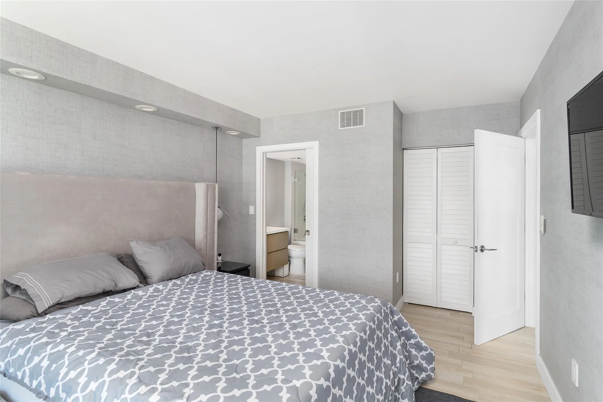 90 Alton Rd, #1701