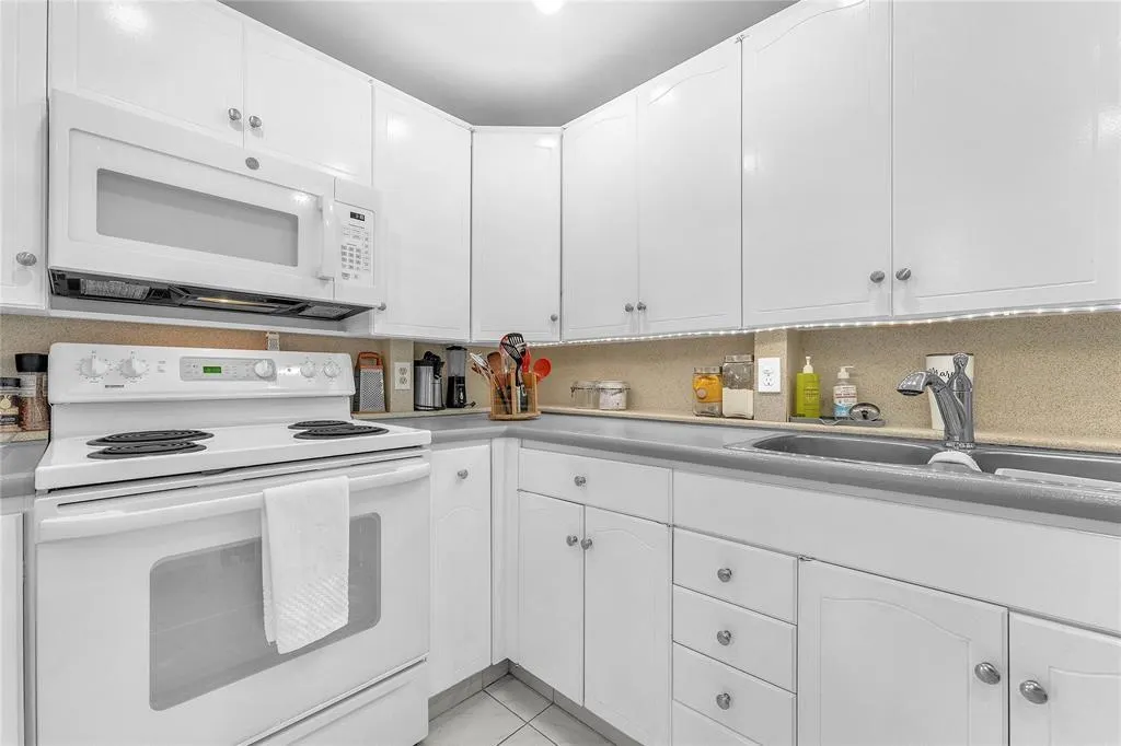 2035 Ventnor H, #2035