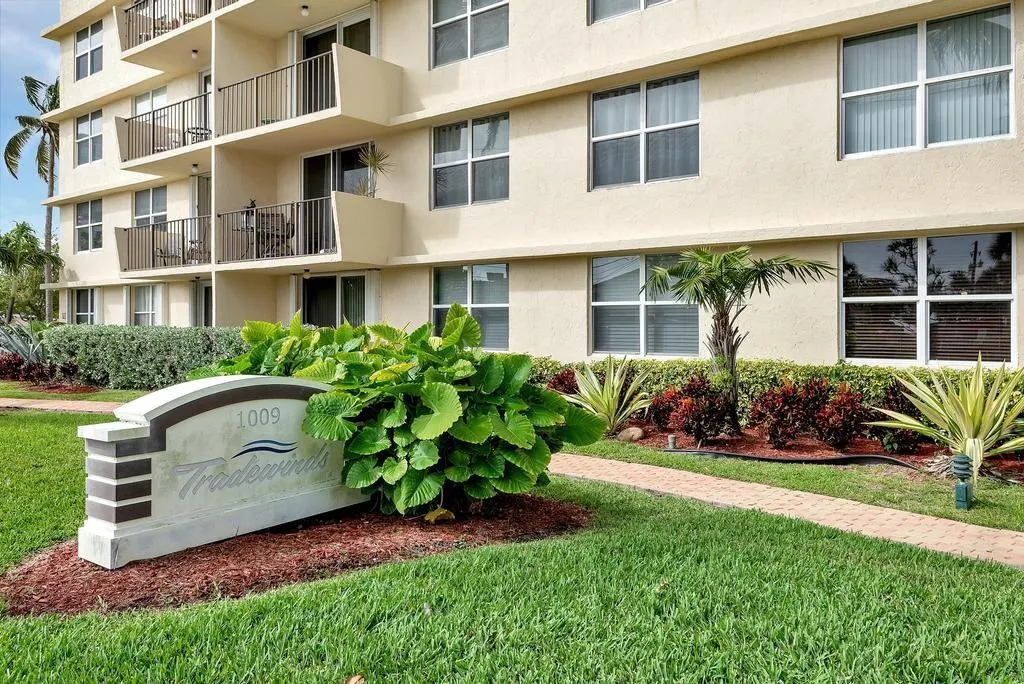 1009 N Ocean Blvd, #411