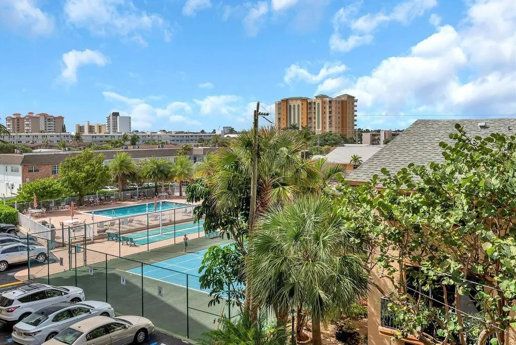 1009 N Ocean Blvd, #411