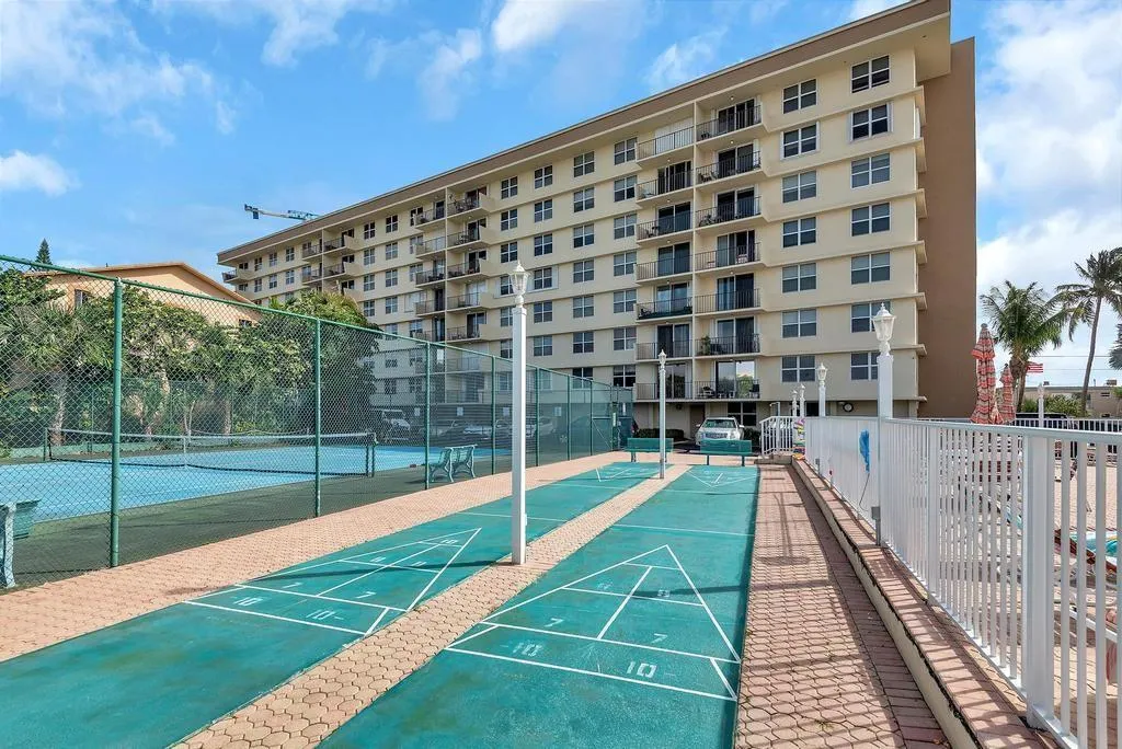 1009 N Ocean Blvd, #411