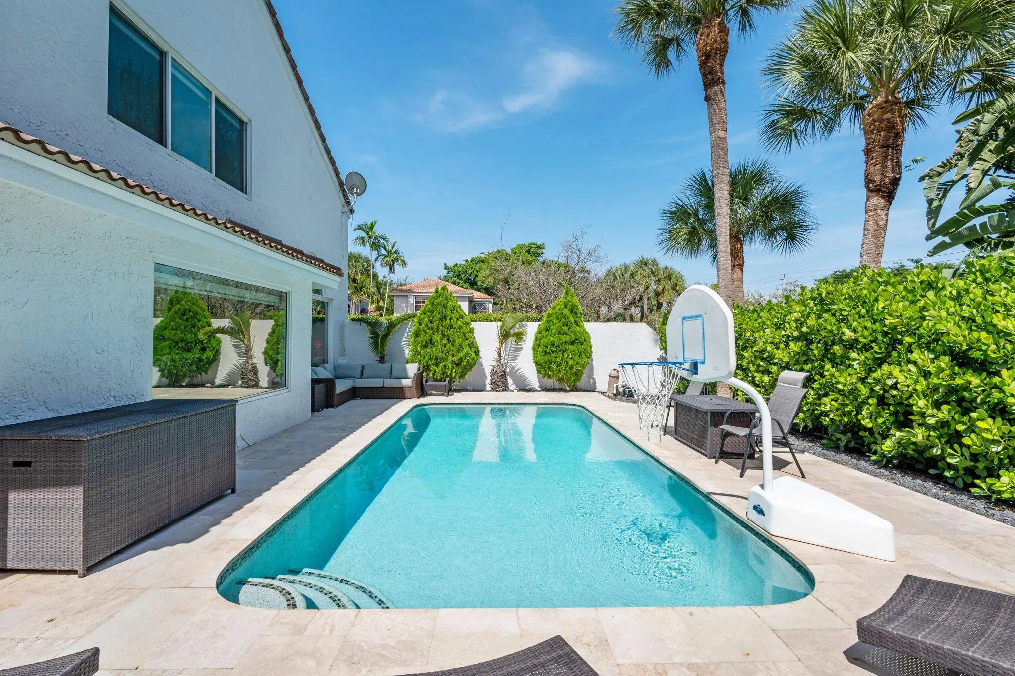 6231 La Vida Terrace