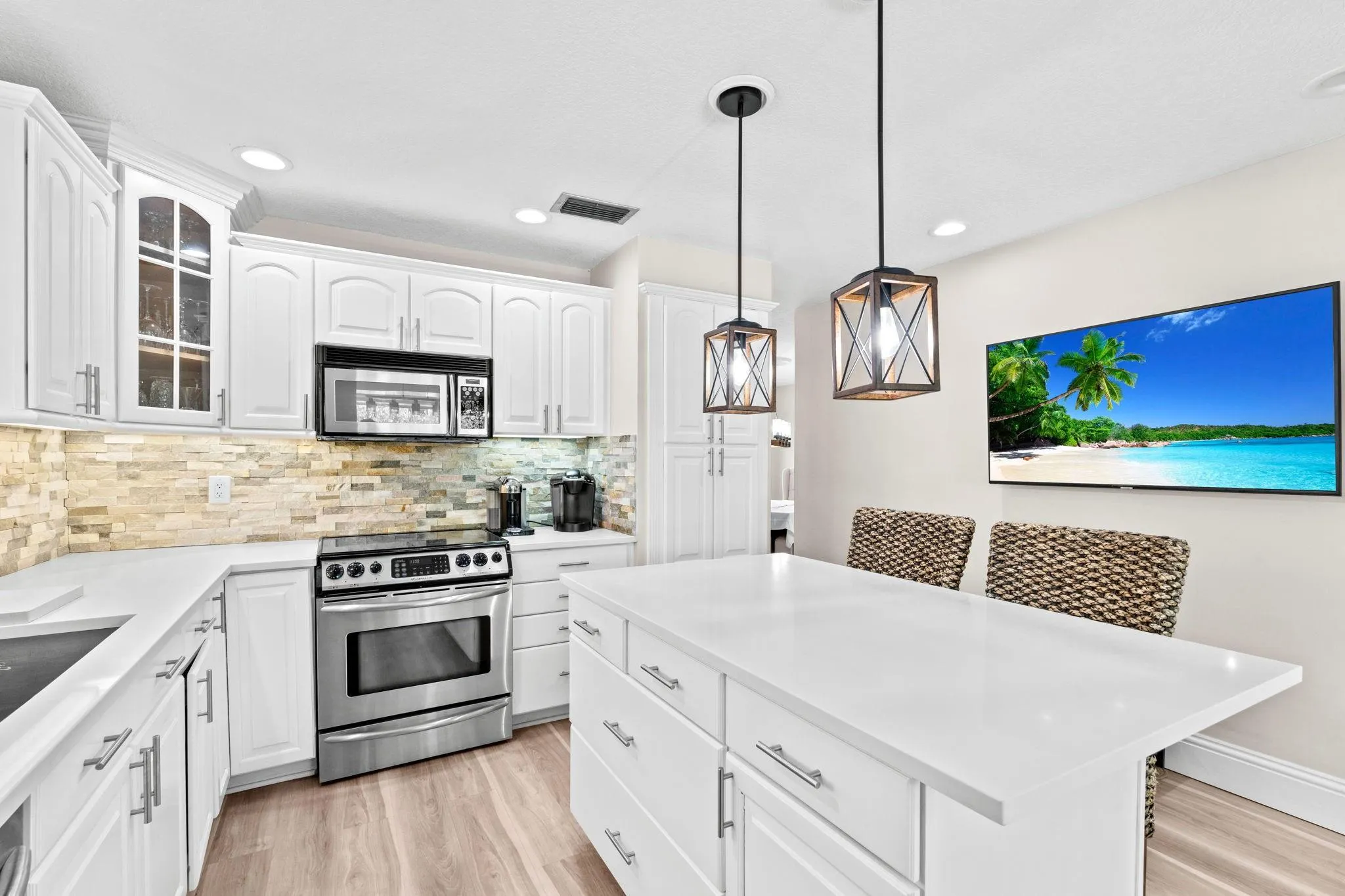6231 La Vida Terrace
