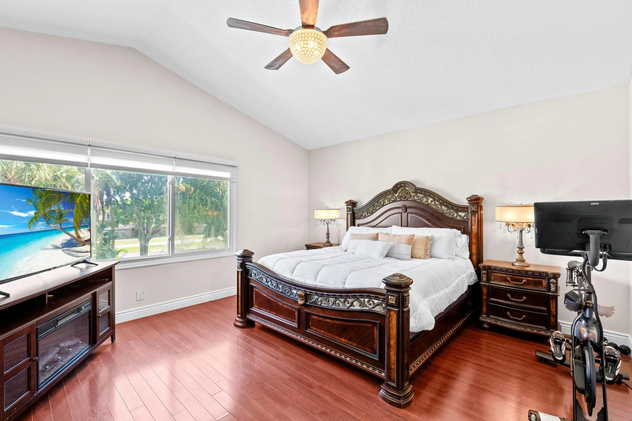 6231 La Vida Terrace