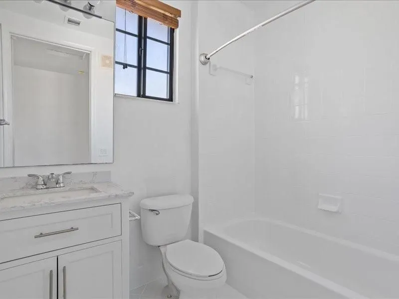 2798 Center Court Dr, #3-30