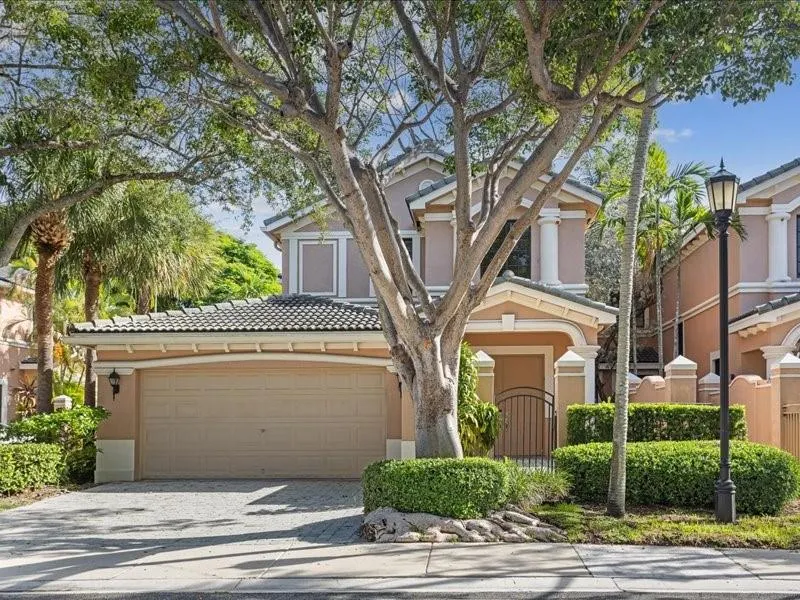 2798 Center Court Dr, #3-30