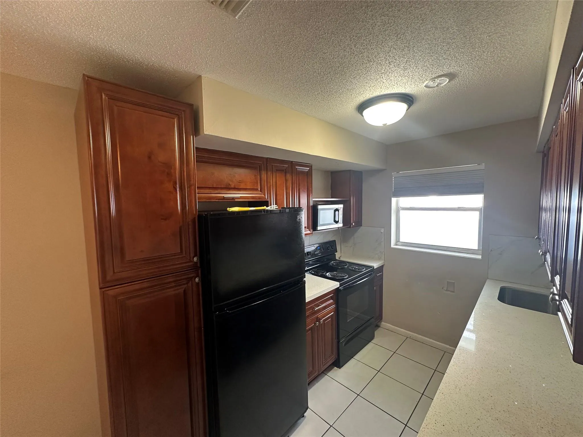 299 SE 12th Ave, #B