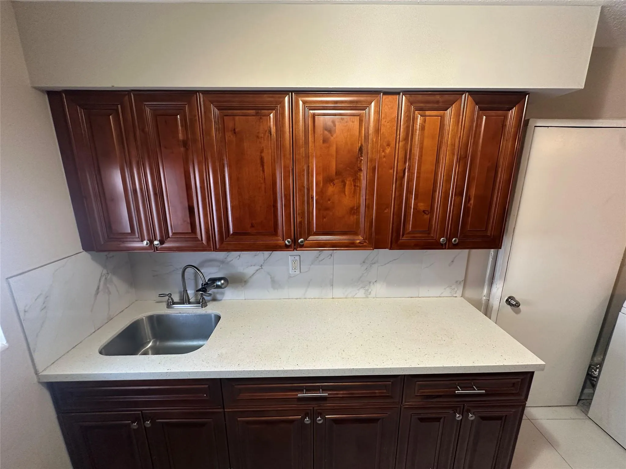 299 SE 12th Ave, #B