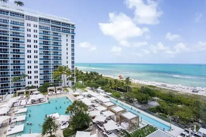 2301 Collins Ave, #327