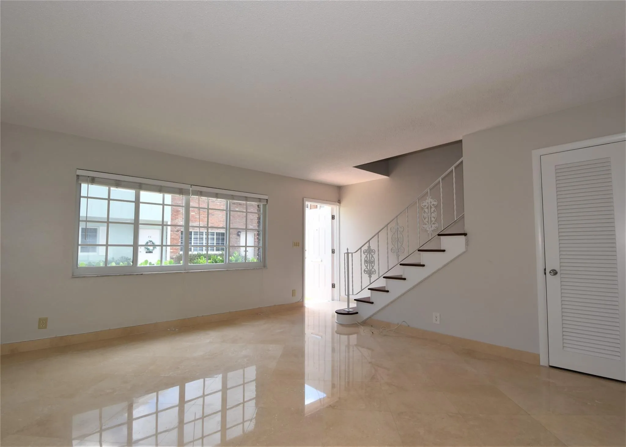 5400 N Ocean Blvd, #31