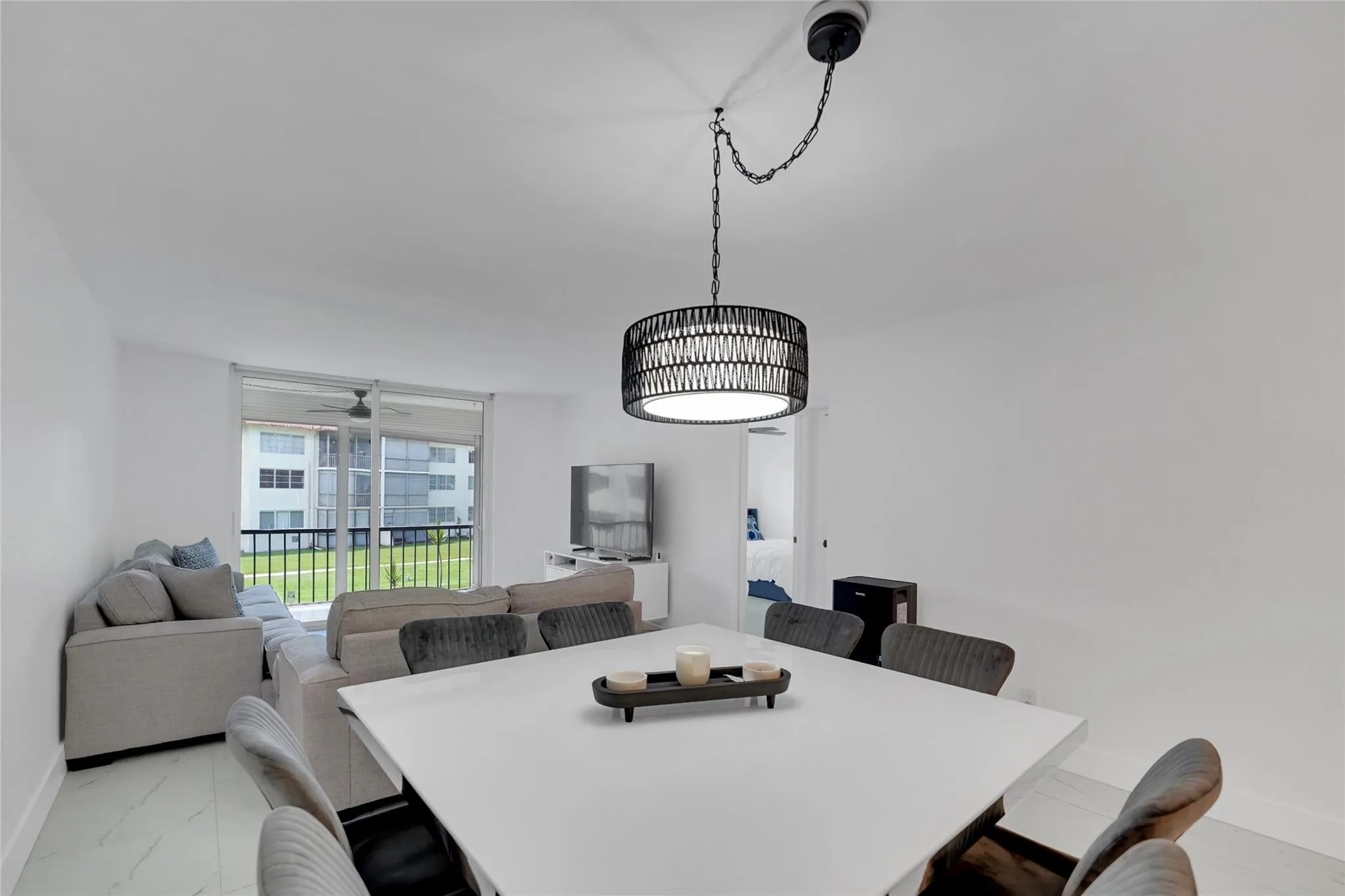 8911 S Hollybrook Blvd, #201