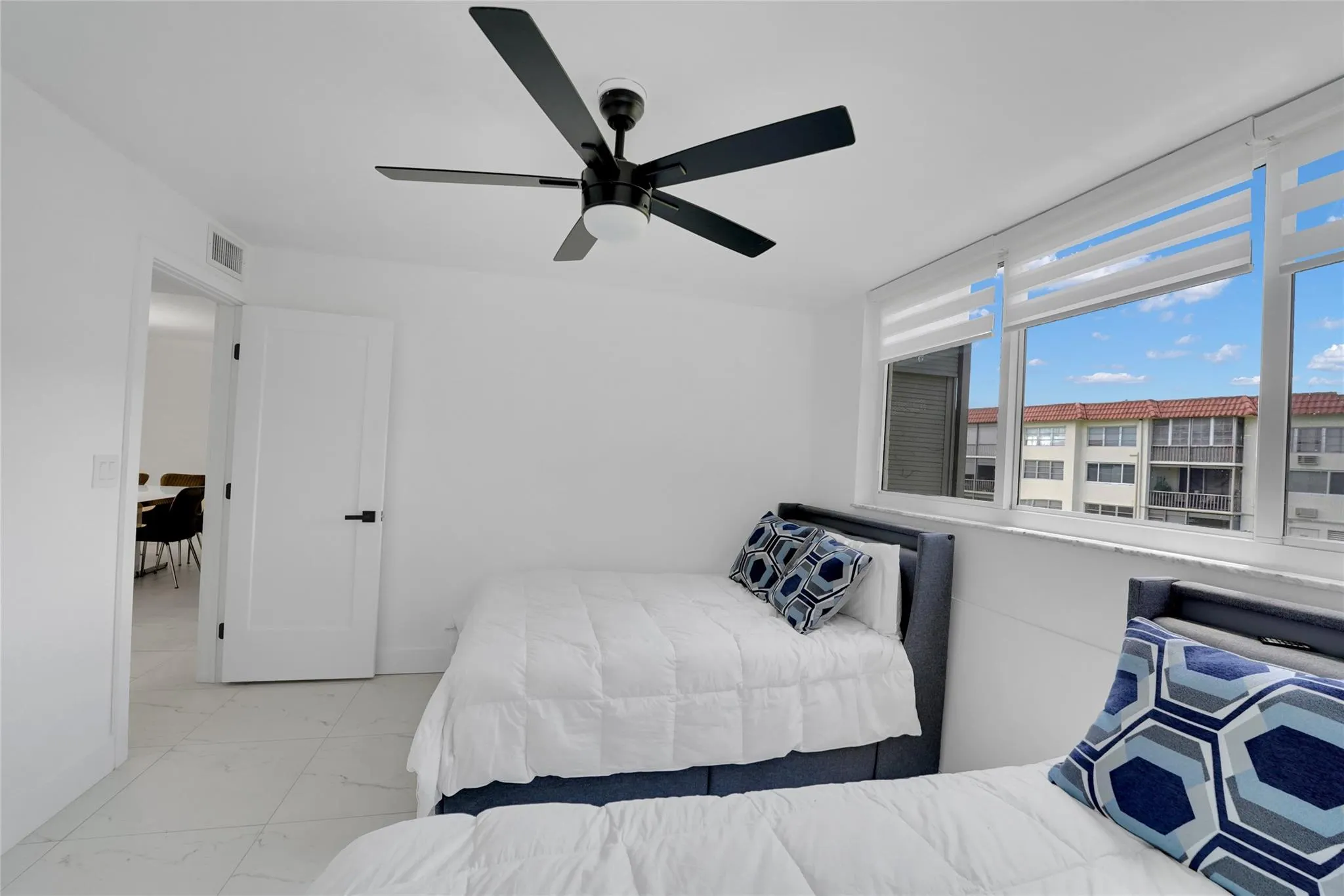 8911 S Hollybrook Blvd, #201