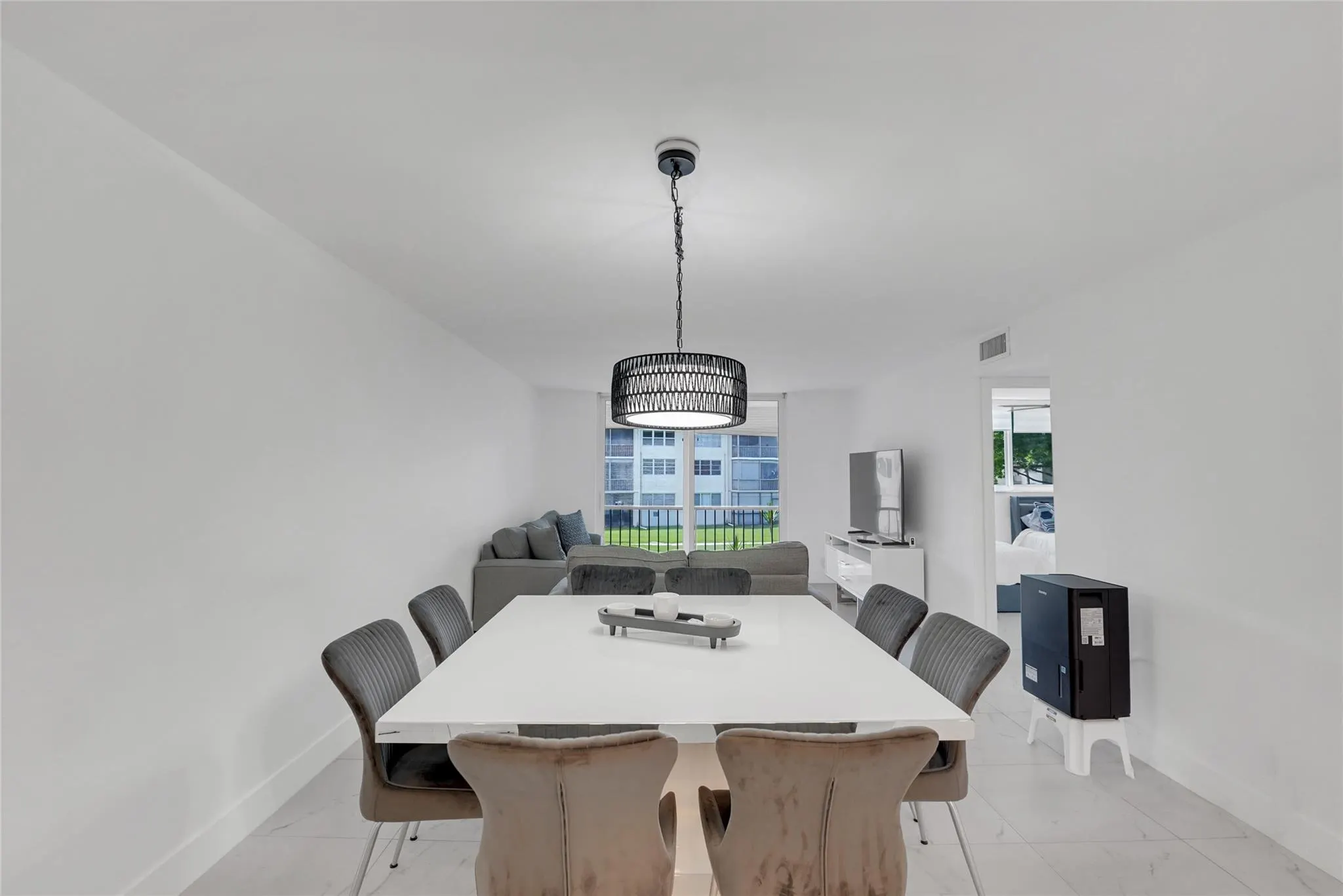 8911 S Hollybrook Blvd, #201