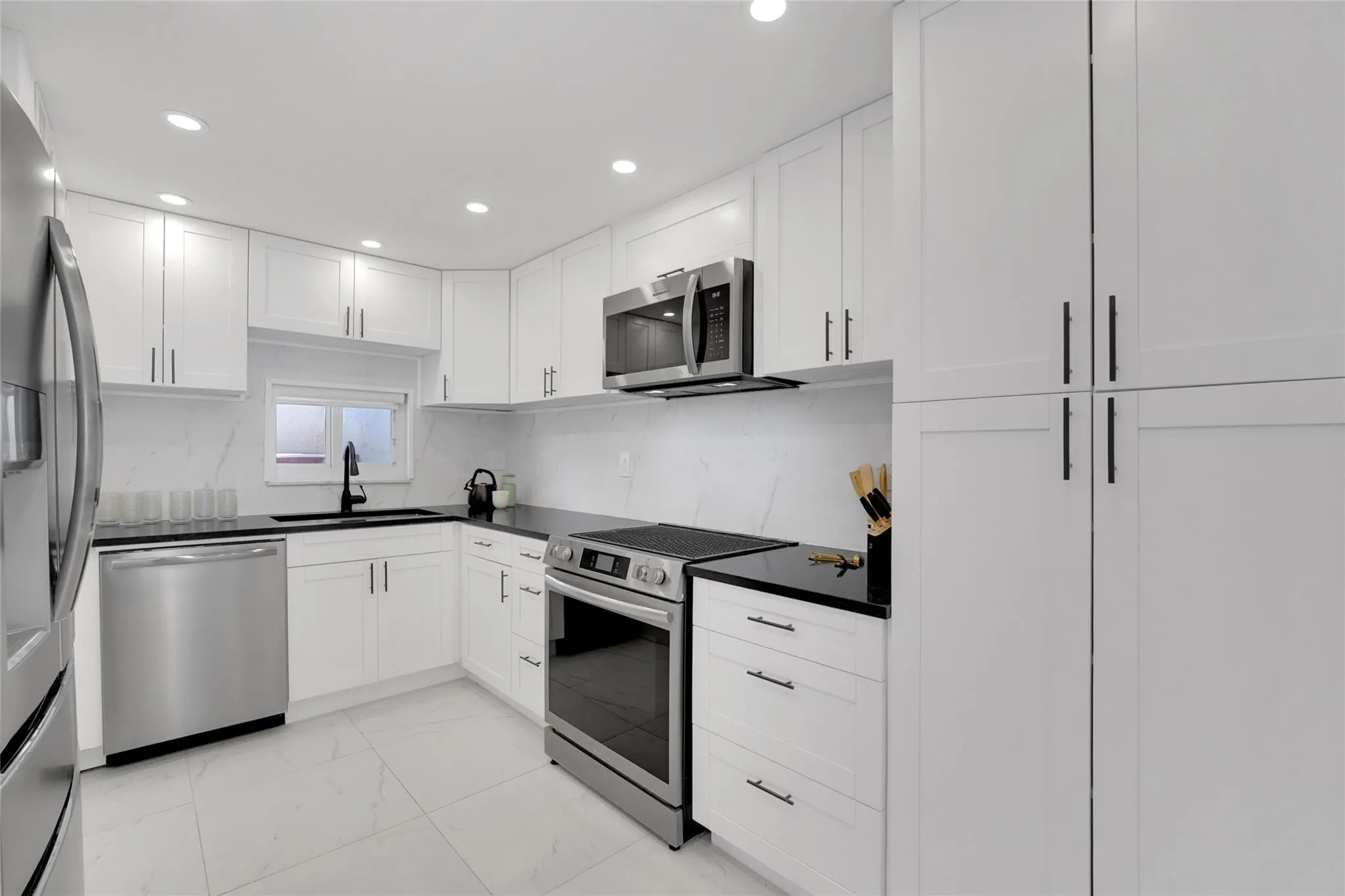 8911 S Hollybrook Blvd, #201