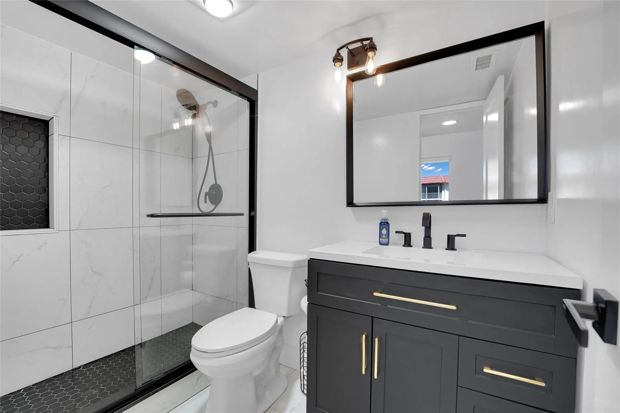 8911 S Hollybrook Blvd, #201