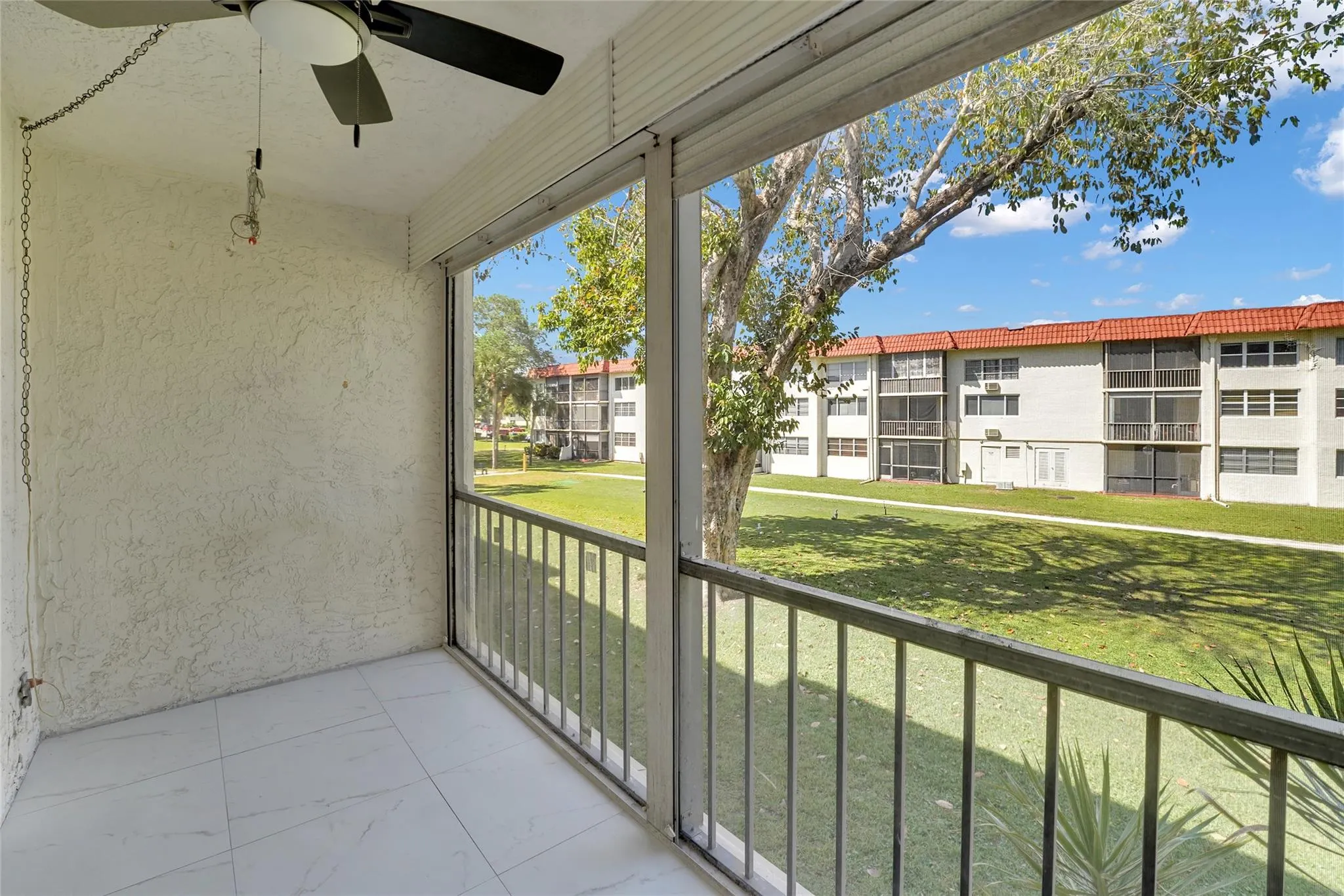 8911 S Hollybrook Blvd, #201