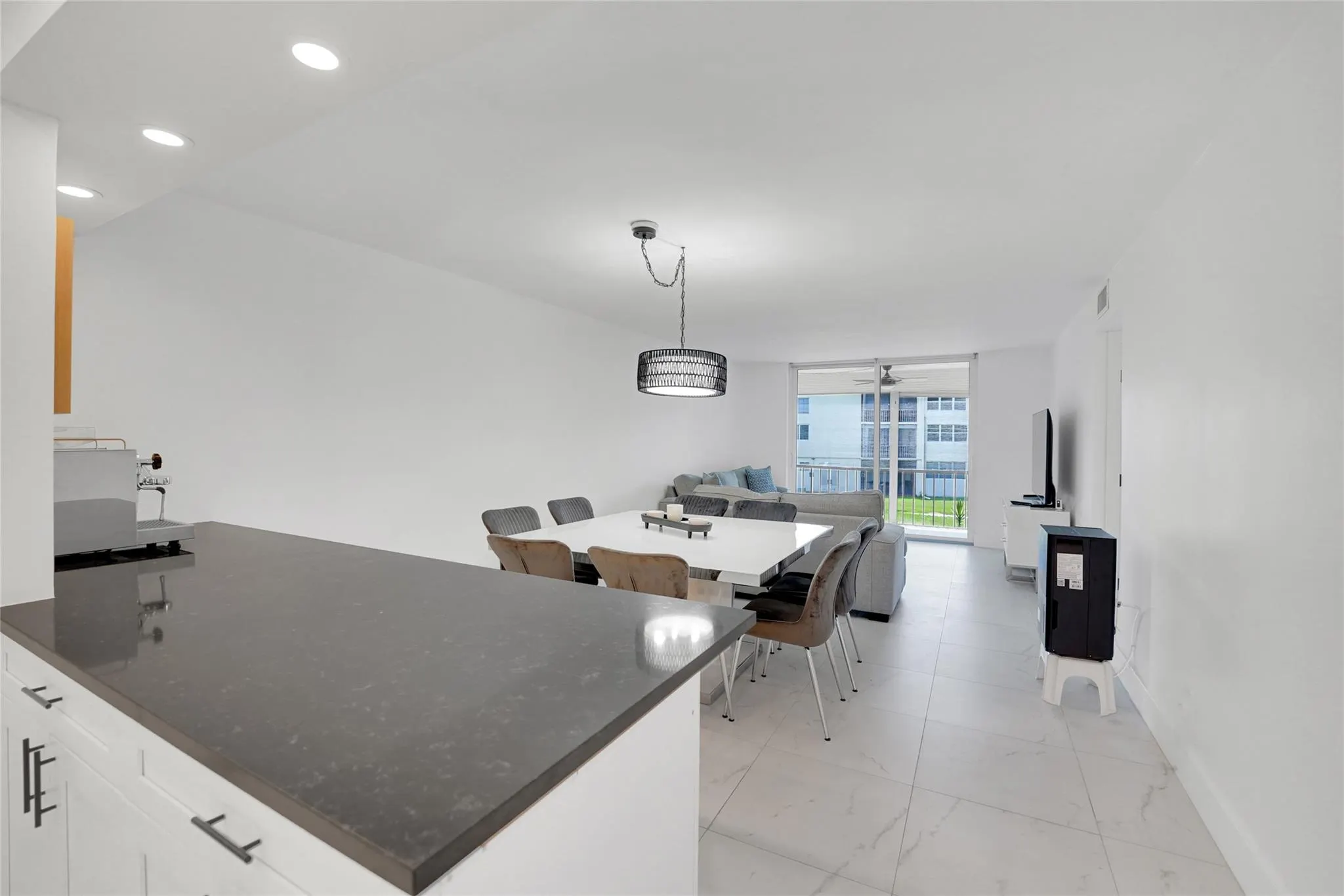 8911 S Hollybrook Blvd, #201