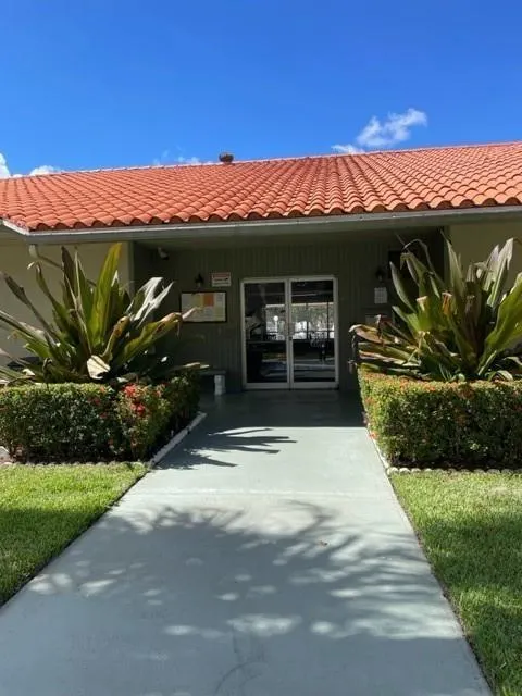 1830 N Lauderdale Ave, #4112