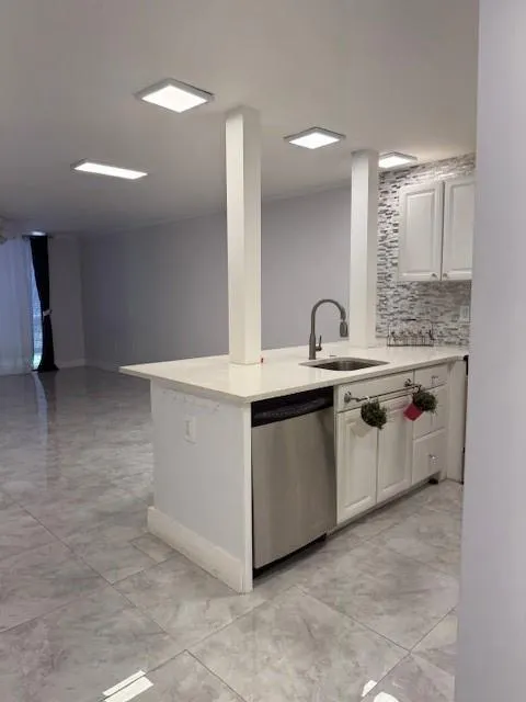1830 N Lauderdale Ave, #4112
