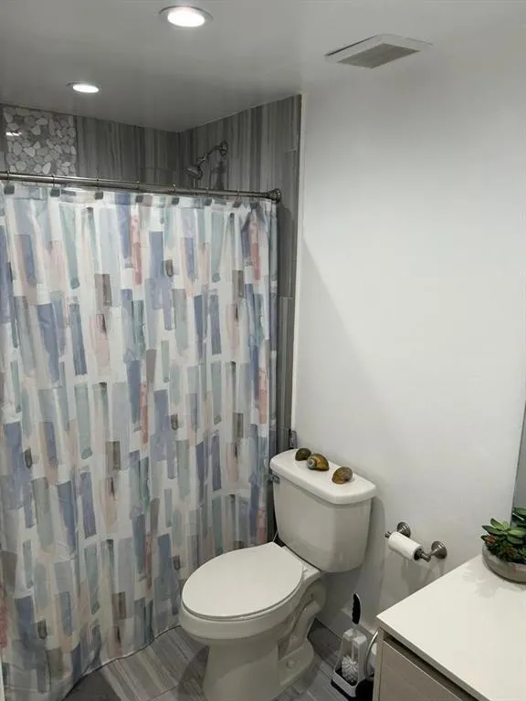1830 N Lauderdale Ave, #4112