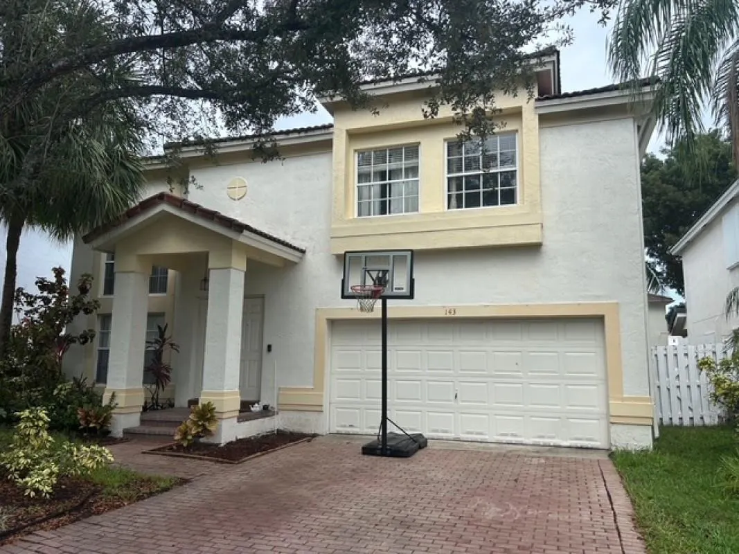 143 Gables Blvd