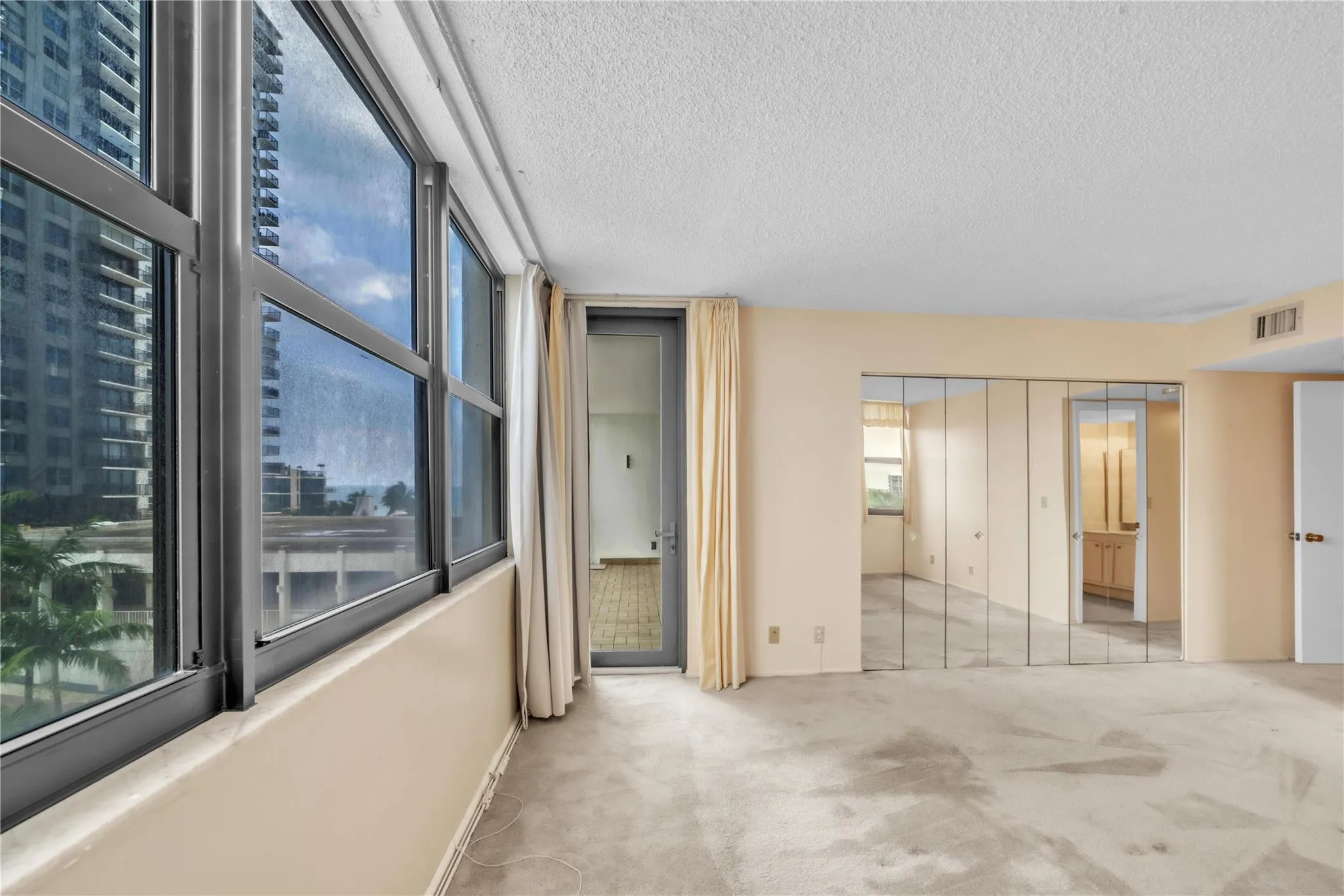 2401 S Ocean Dr, #505