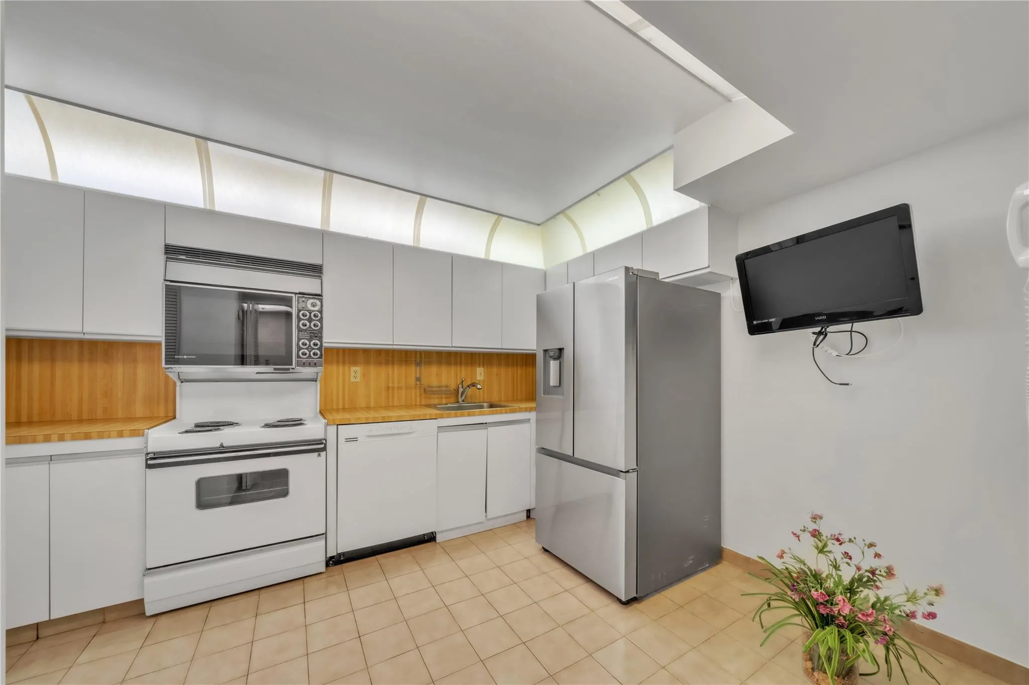2401 S Ocean Dr, #505