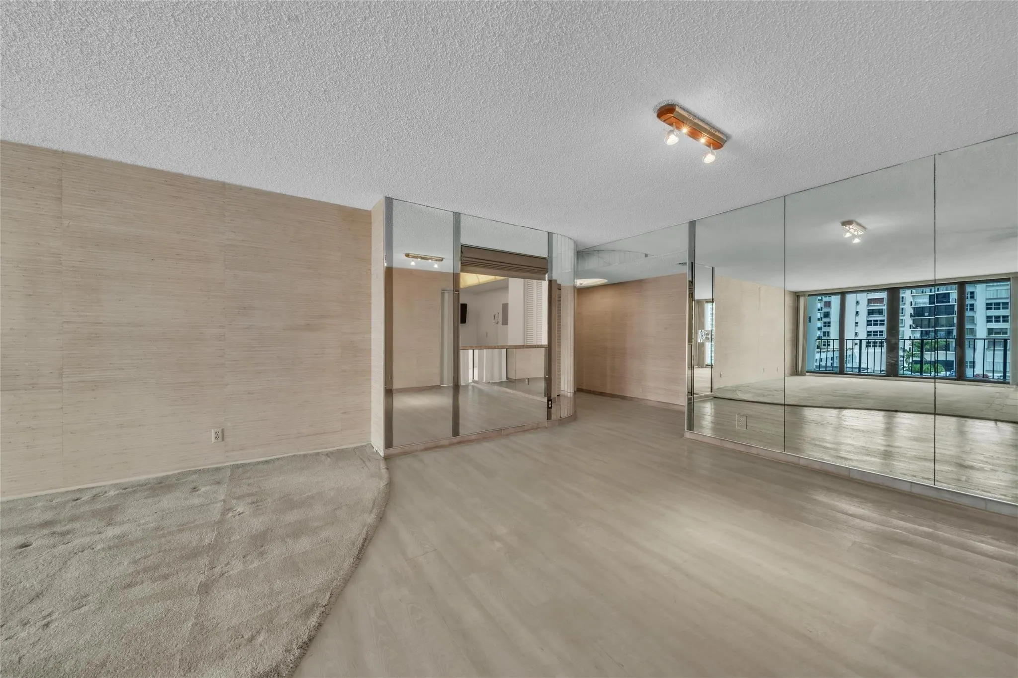2401 S Ocean Dr, #505