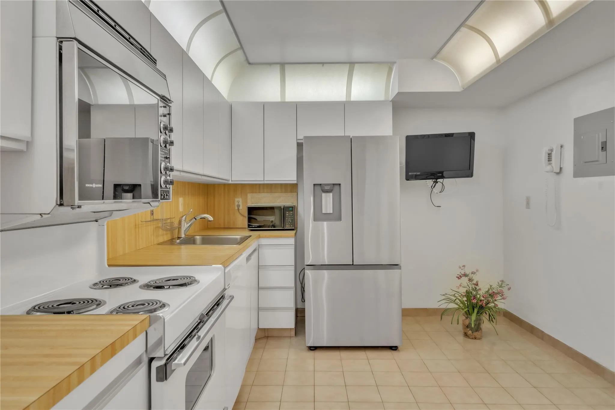 2401 S Ocean Dr, #505