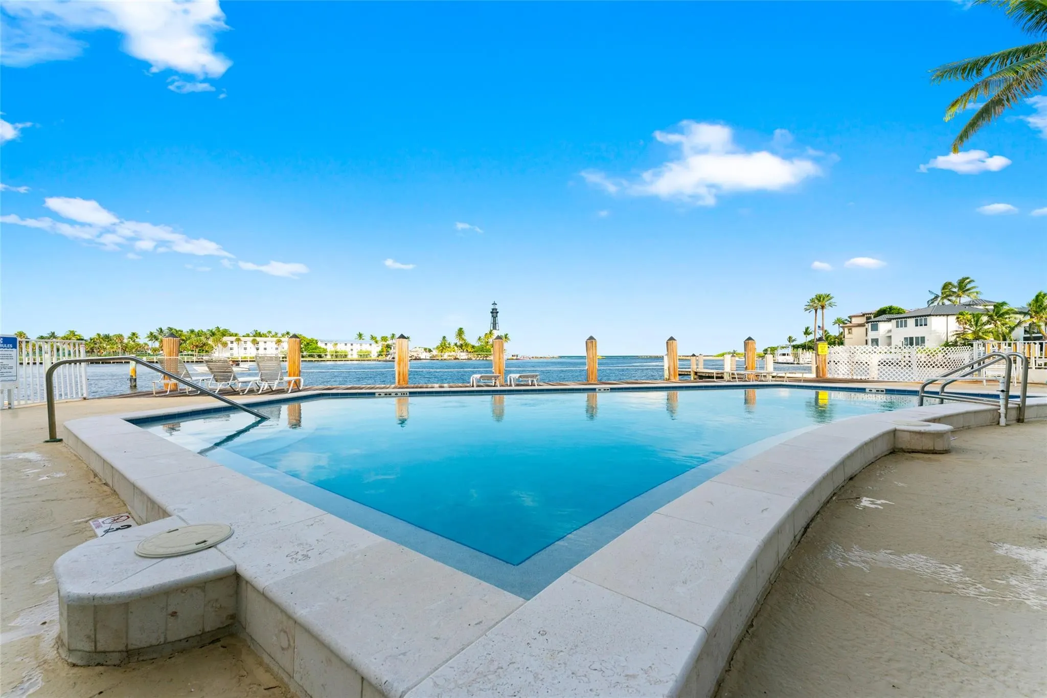 2508 Bay Dr, #209