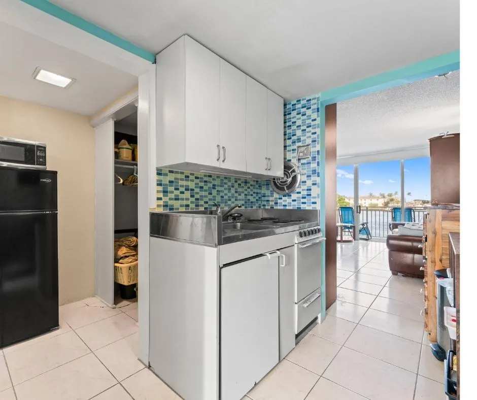 2508 Bay Dr, #209