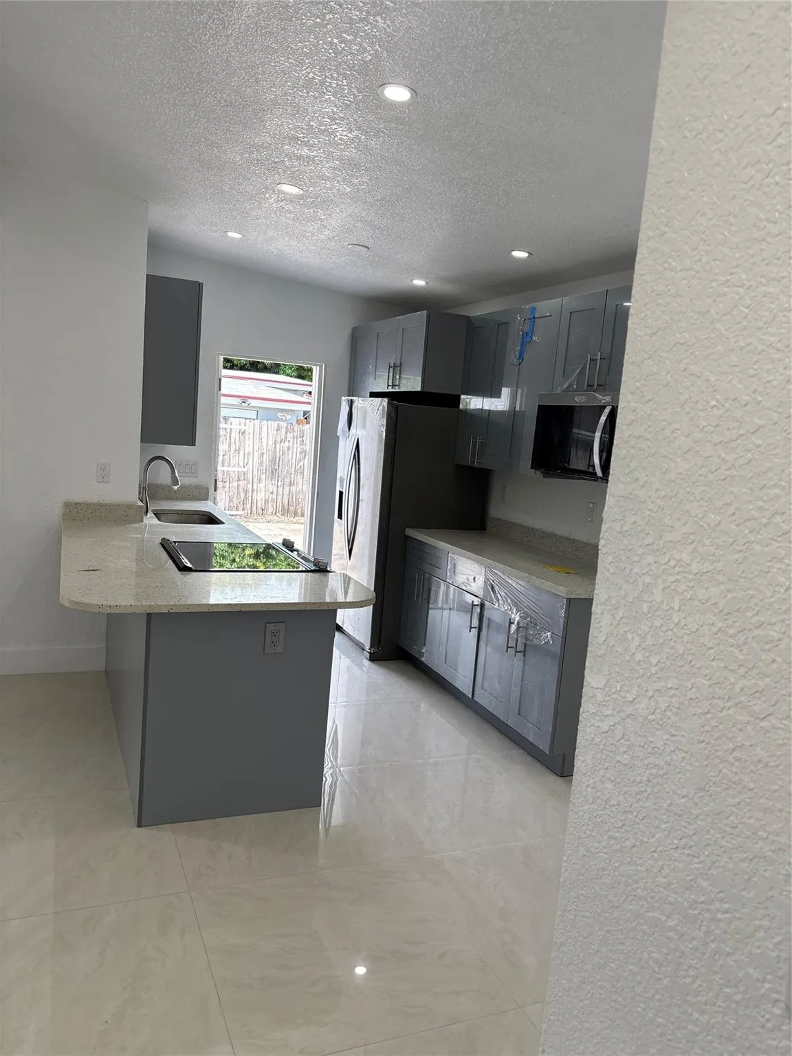 4030 NE 12th Ter