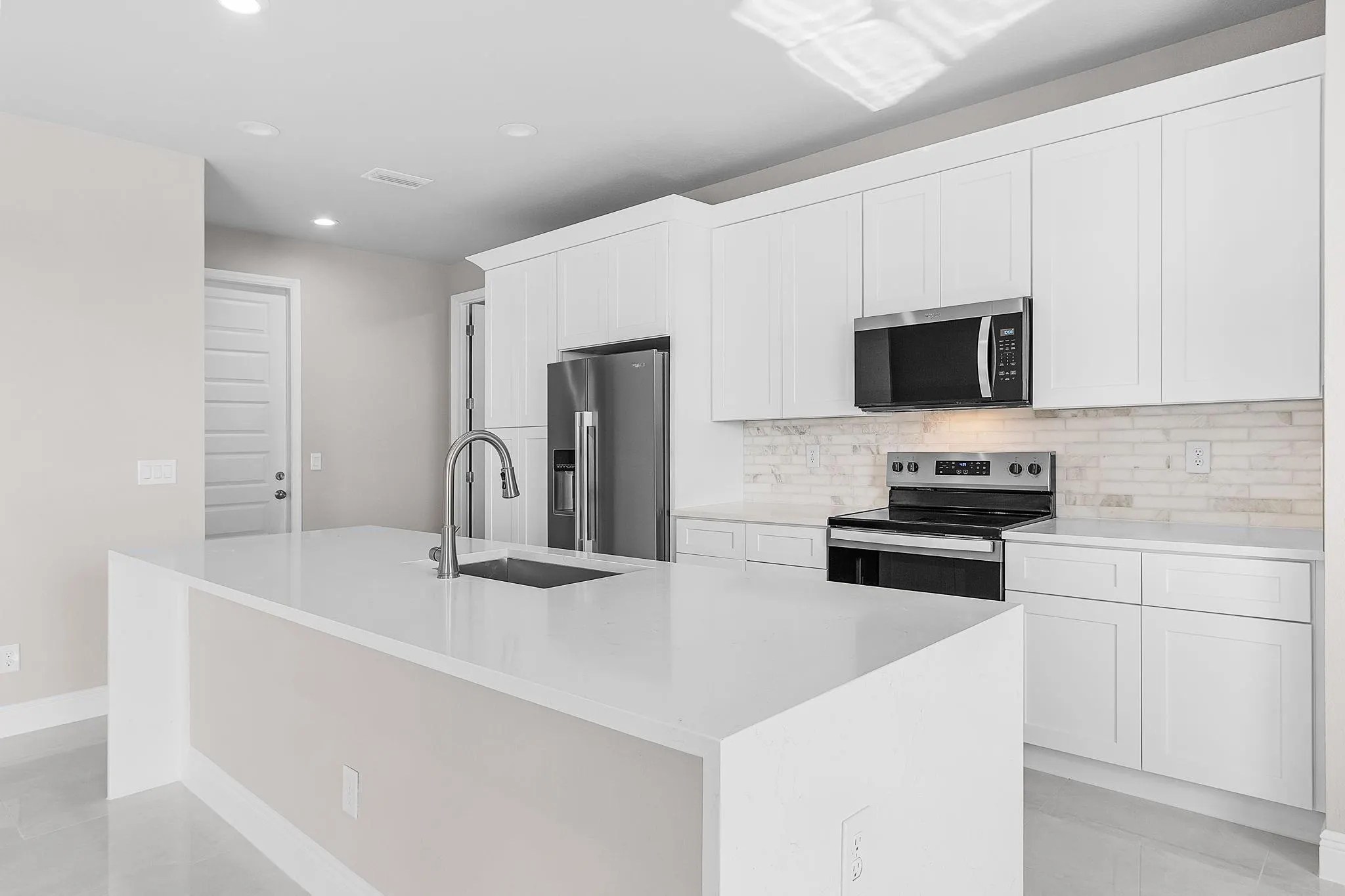 1215 Andover Dr