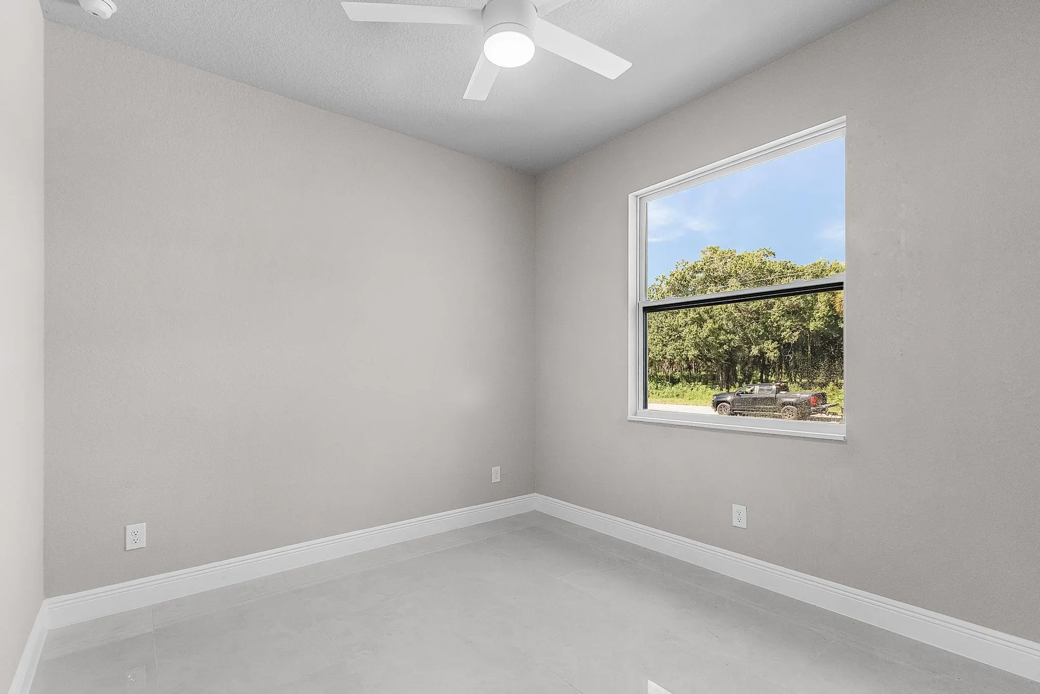 1215 Andover Dr