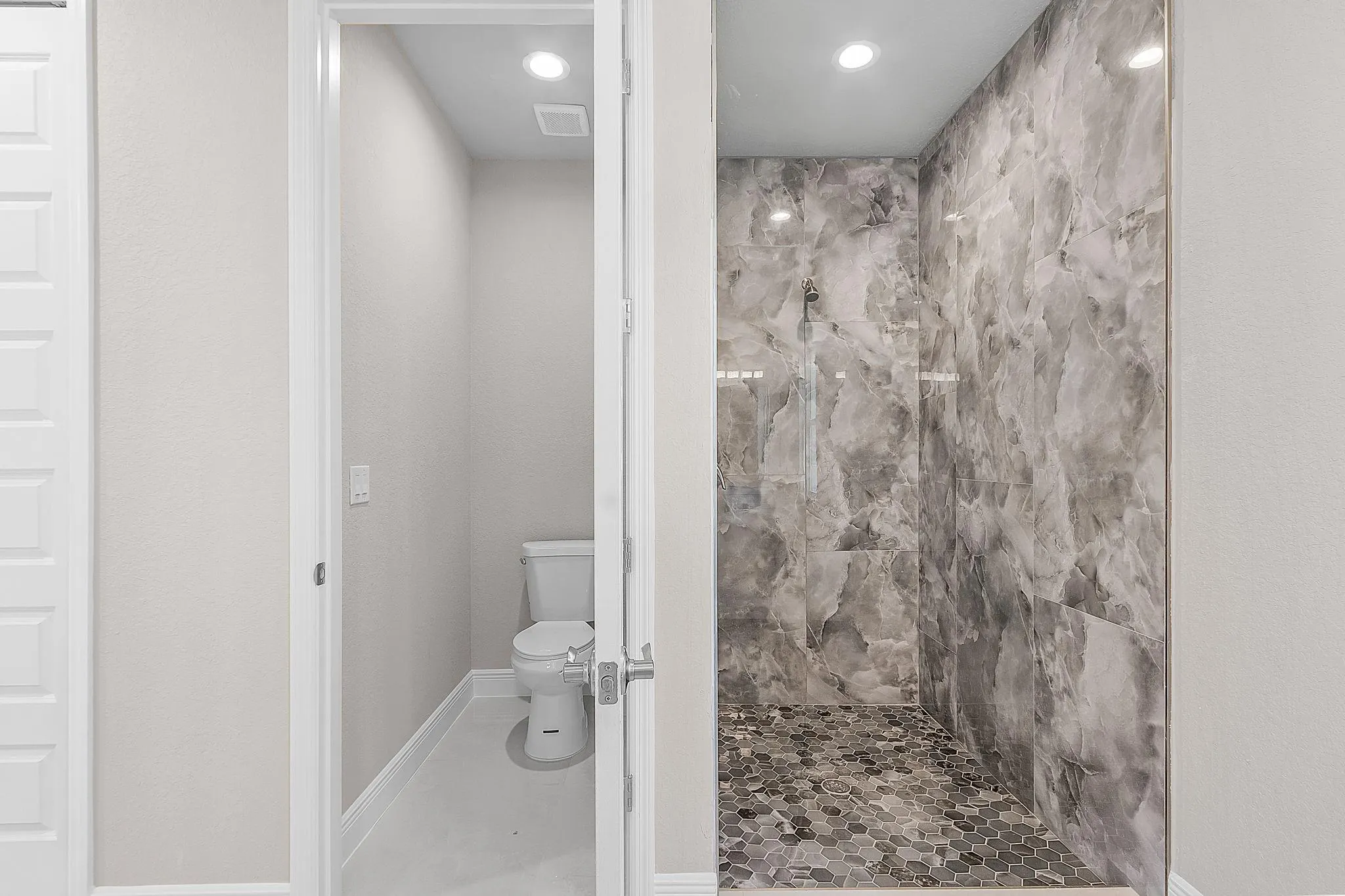 1215 Andover Dr