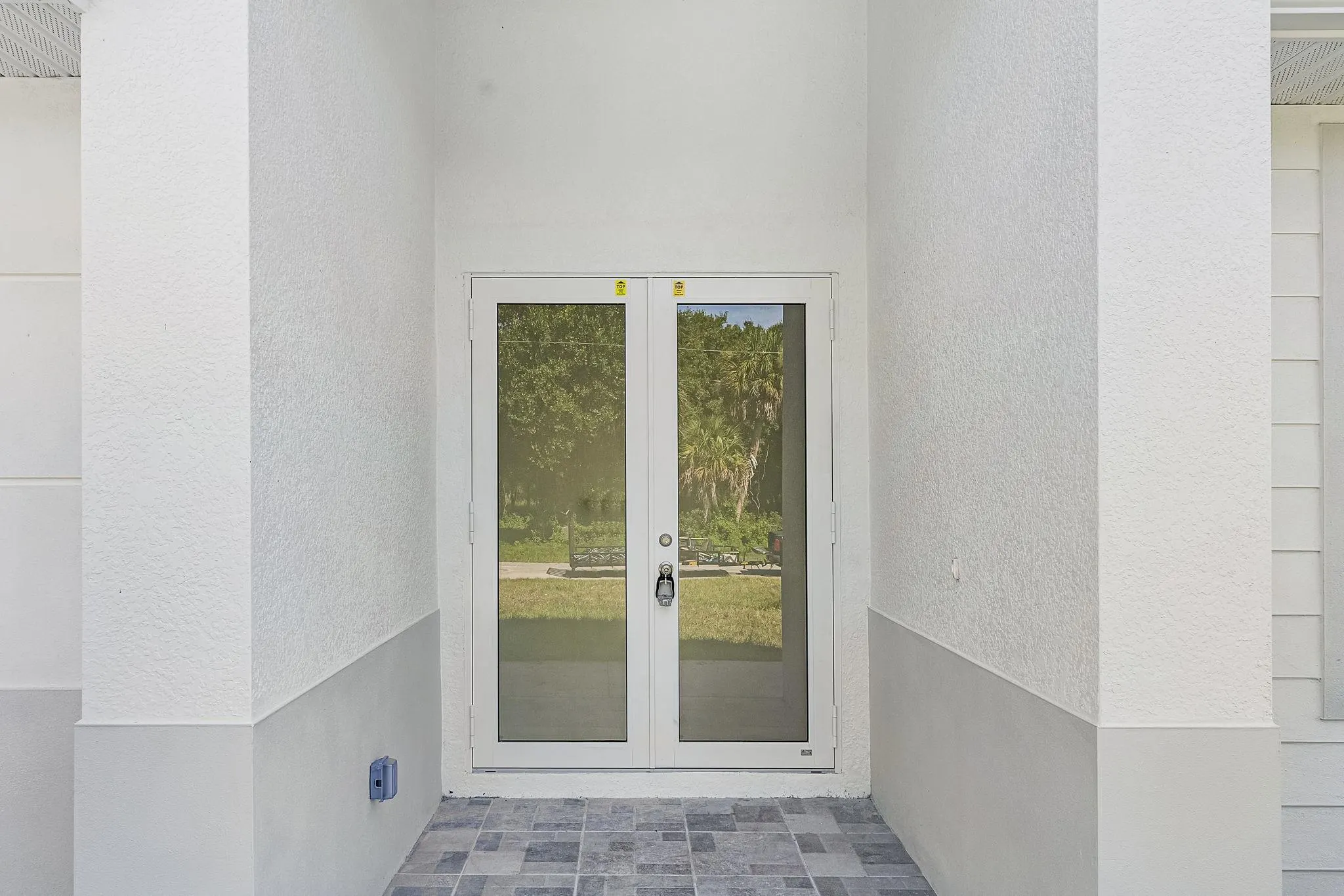 1215 Andover Dr