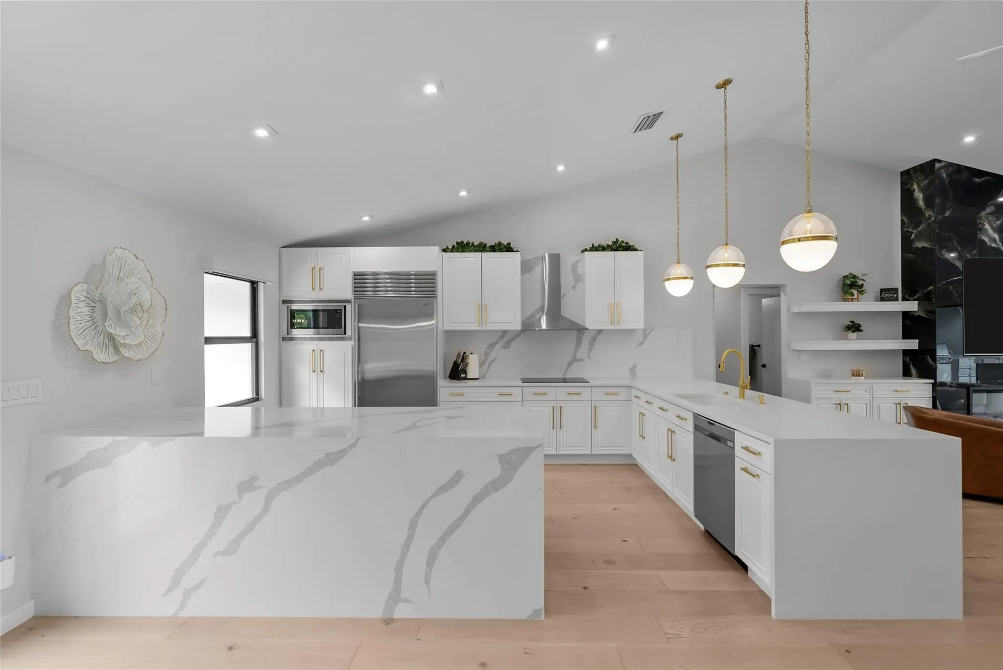 8611 Gullane Ct