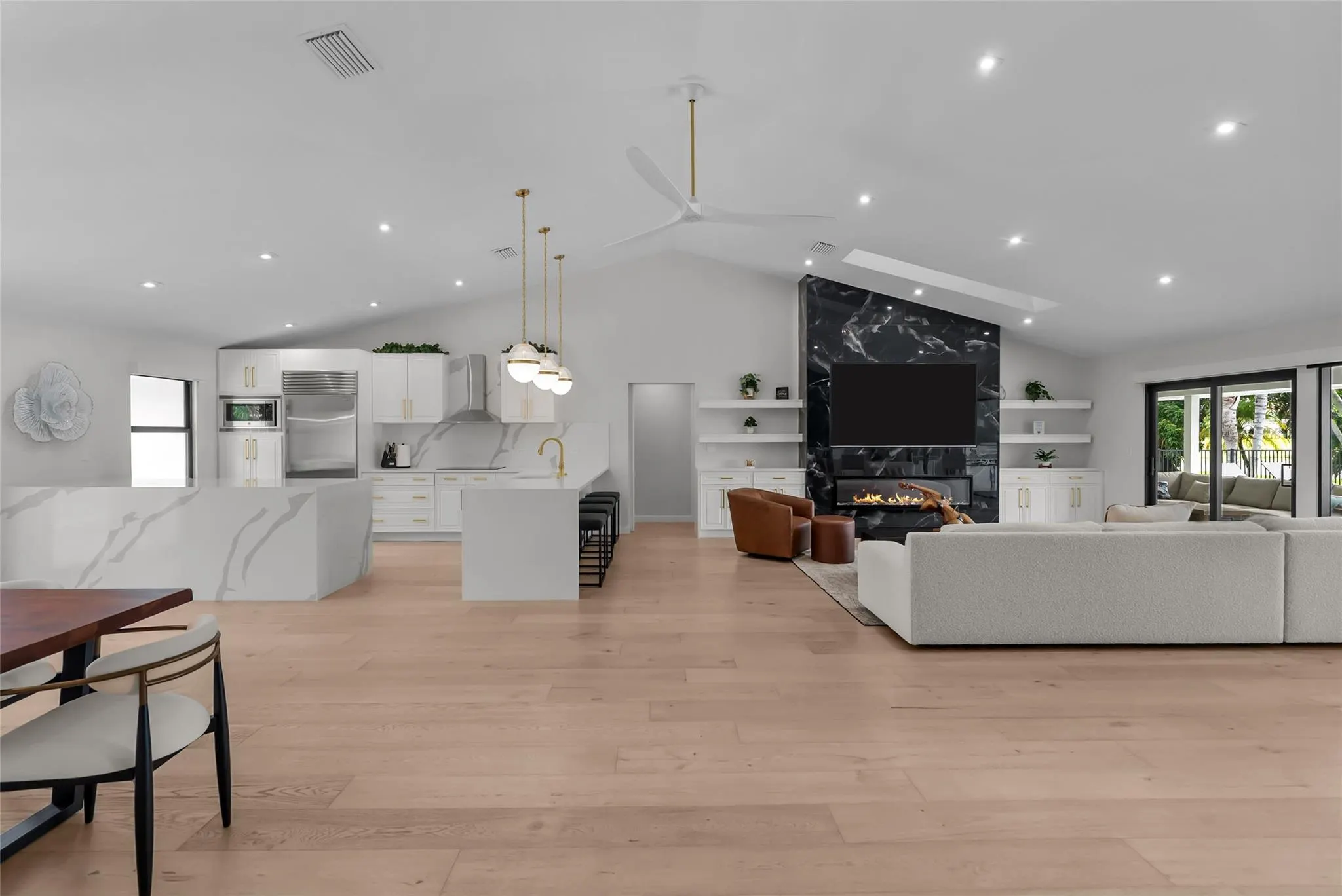 8611 Gullane Ct