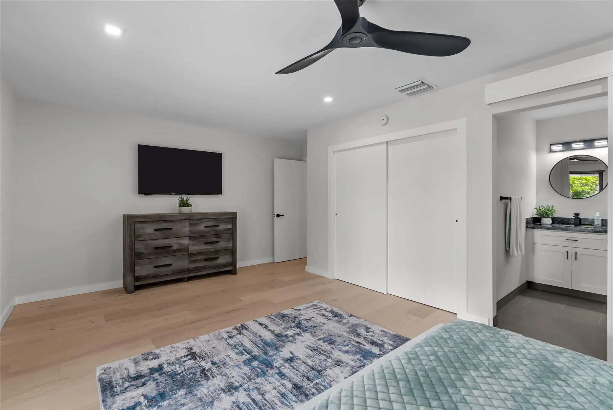 8611 Gullane Ct