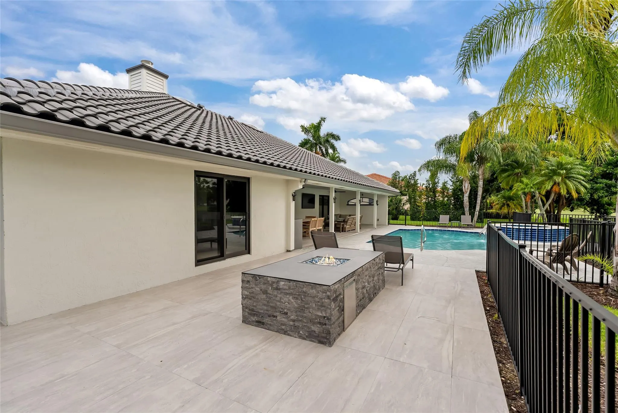 8611 Gullane Ct