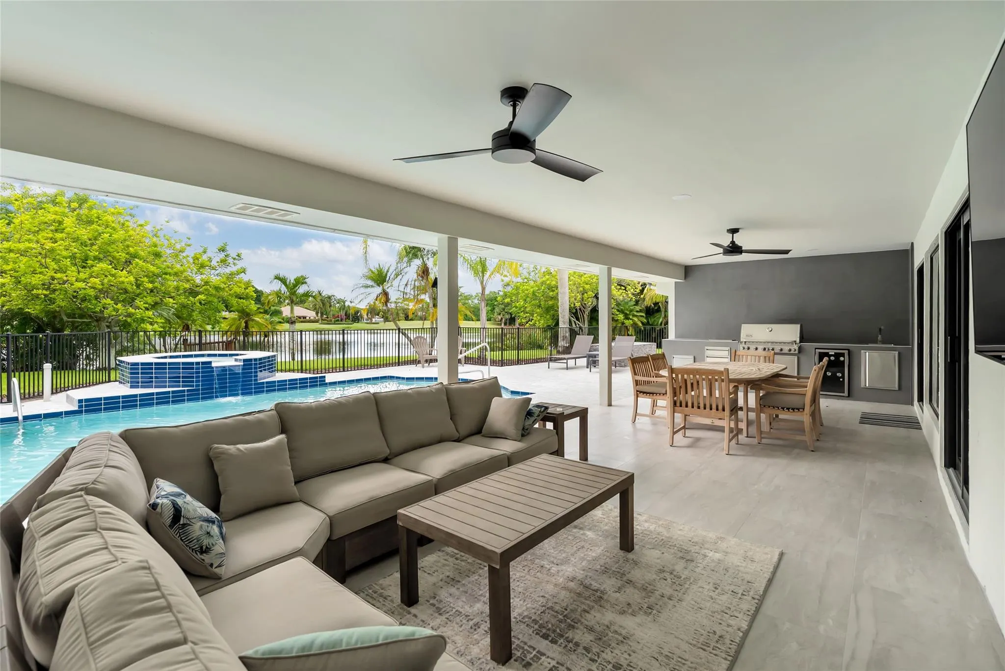 8611 Gullane Ct