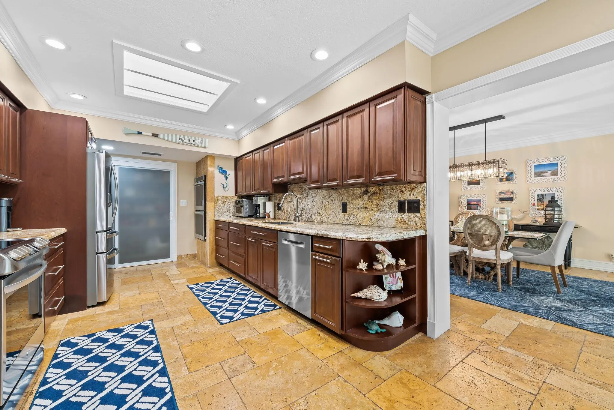 804 S Southlake Dr