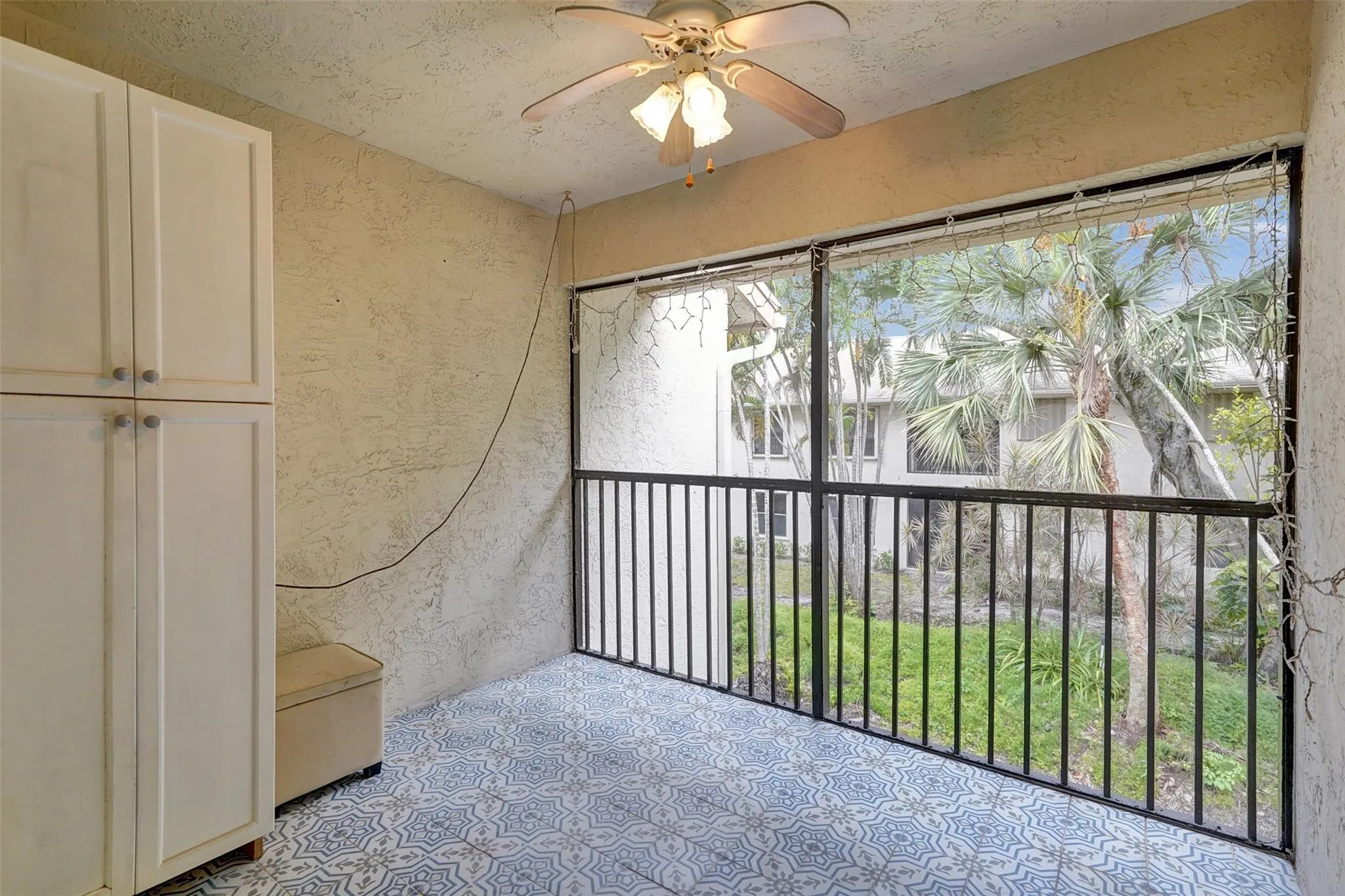 4407 NW 20th St, #450