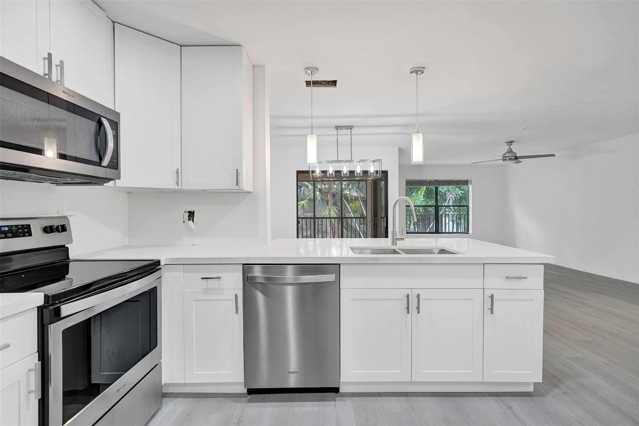 4407 NW 20th St, #450