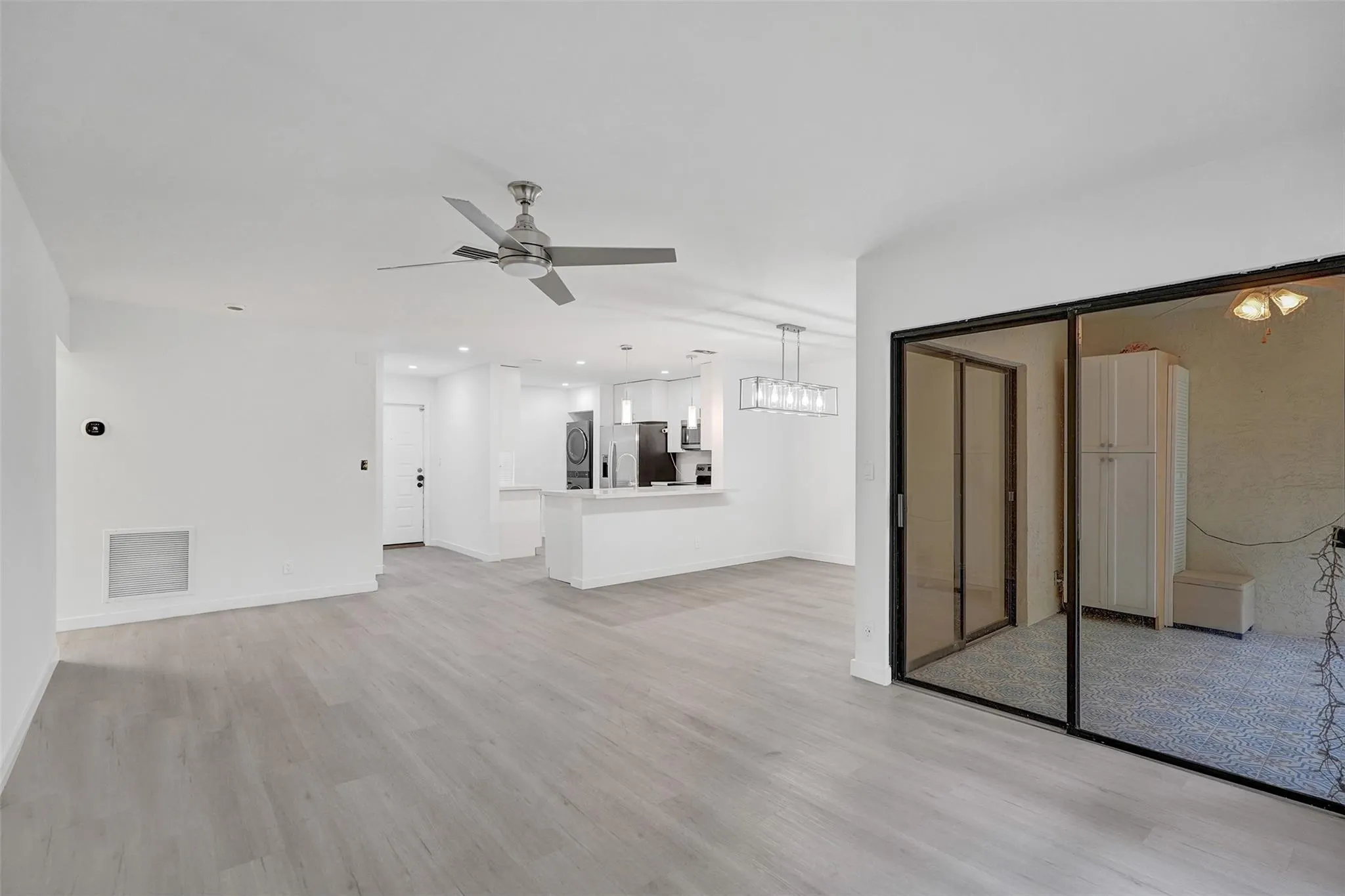 4407 NW 20th St, #450