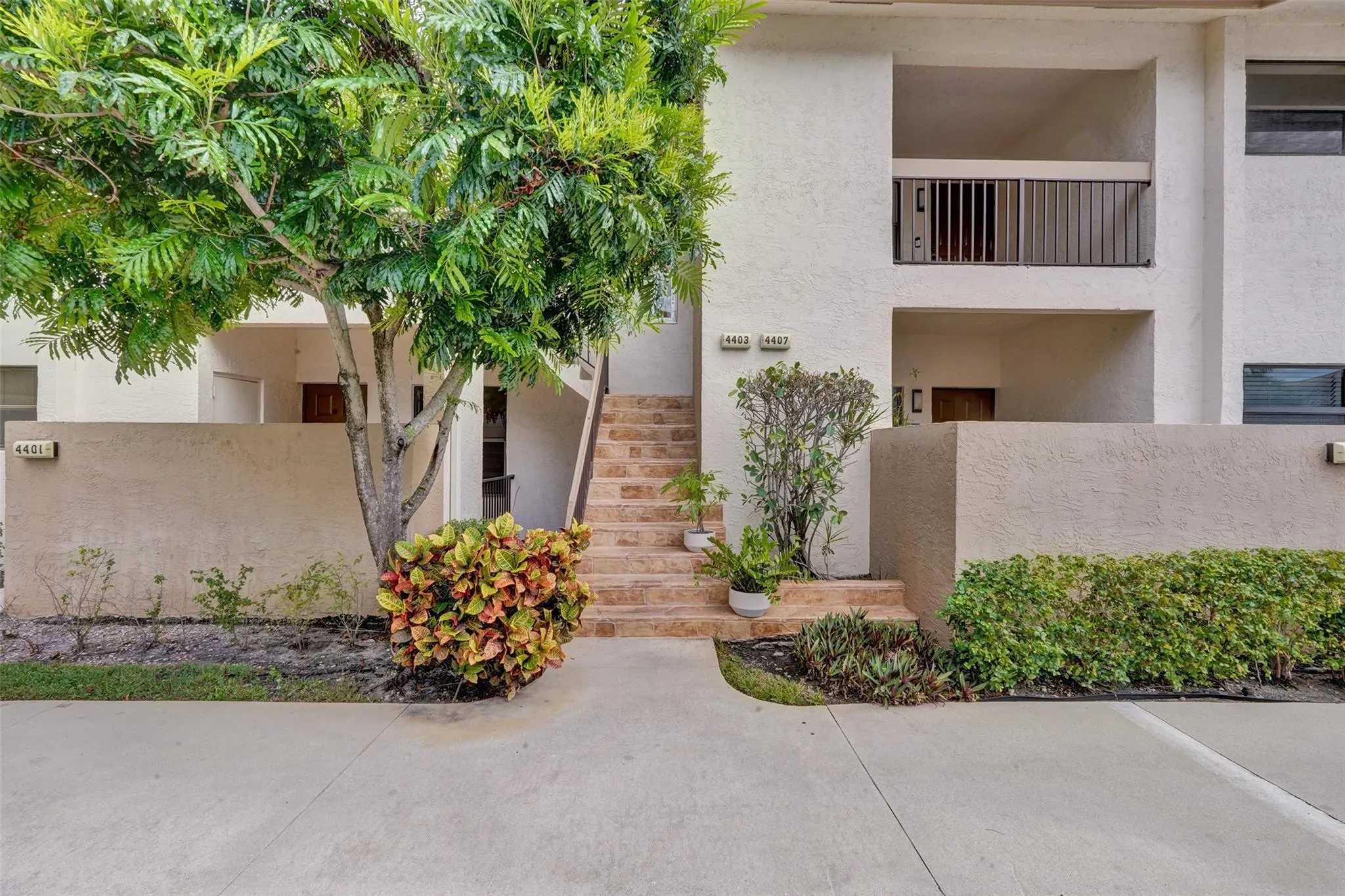 4407 NW 20th St, #450