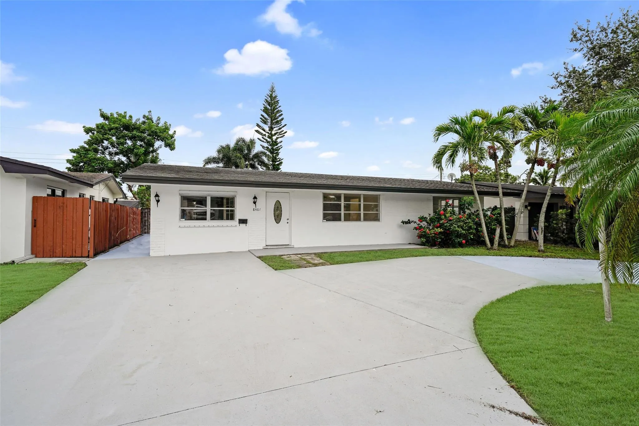 8461 NW 14th St
