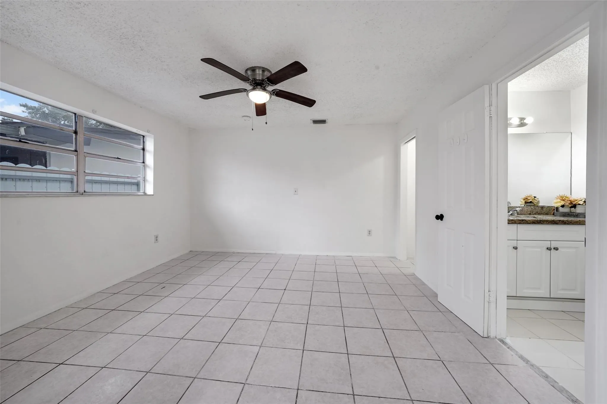 8461 NW 14th St